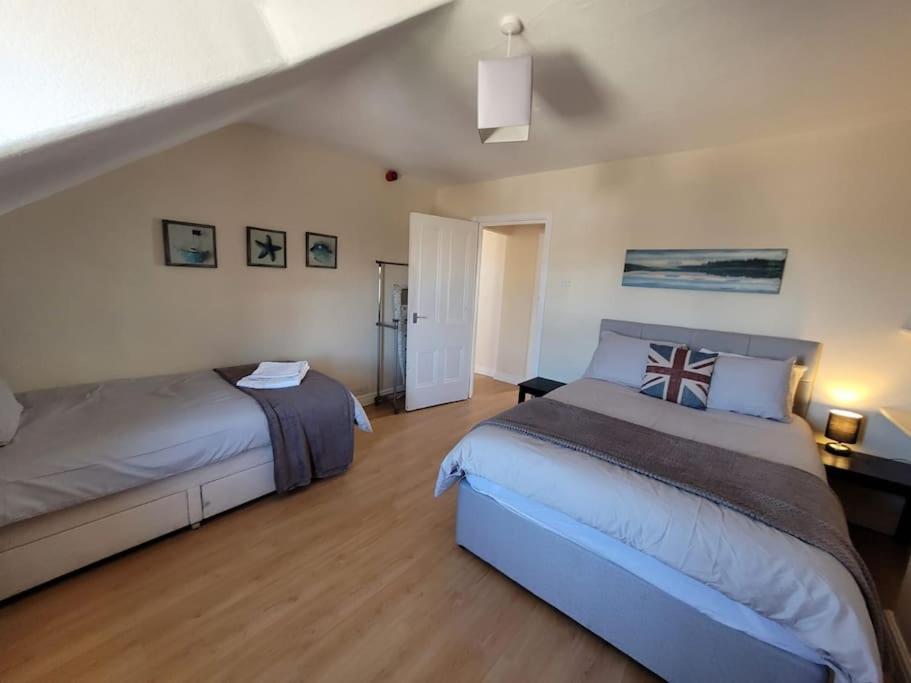 Spacious Cosy Apartment ランディドノー エクステリア 写真